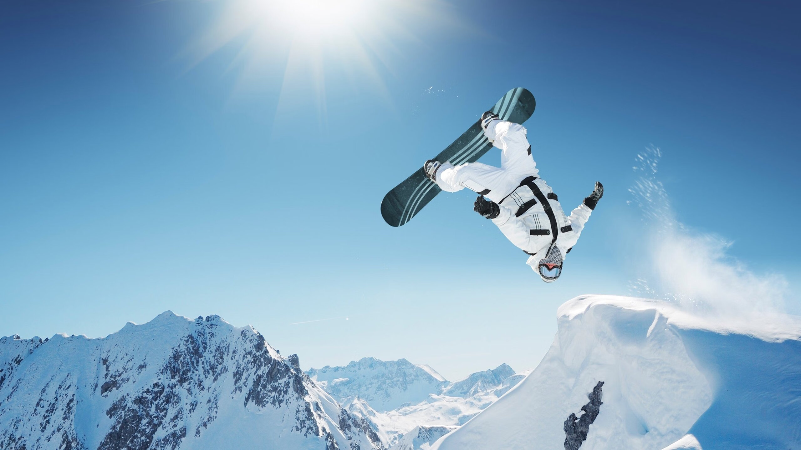 “拜仁启用青训力量，德甲豪门重塑锋线”