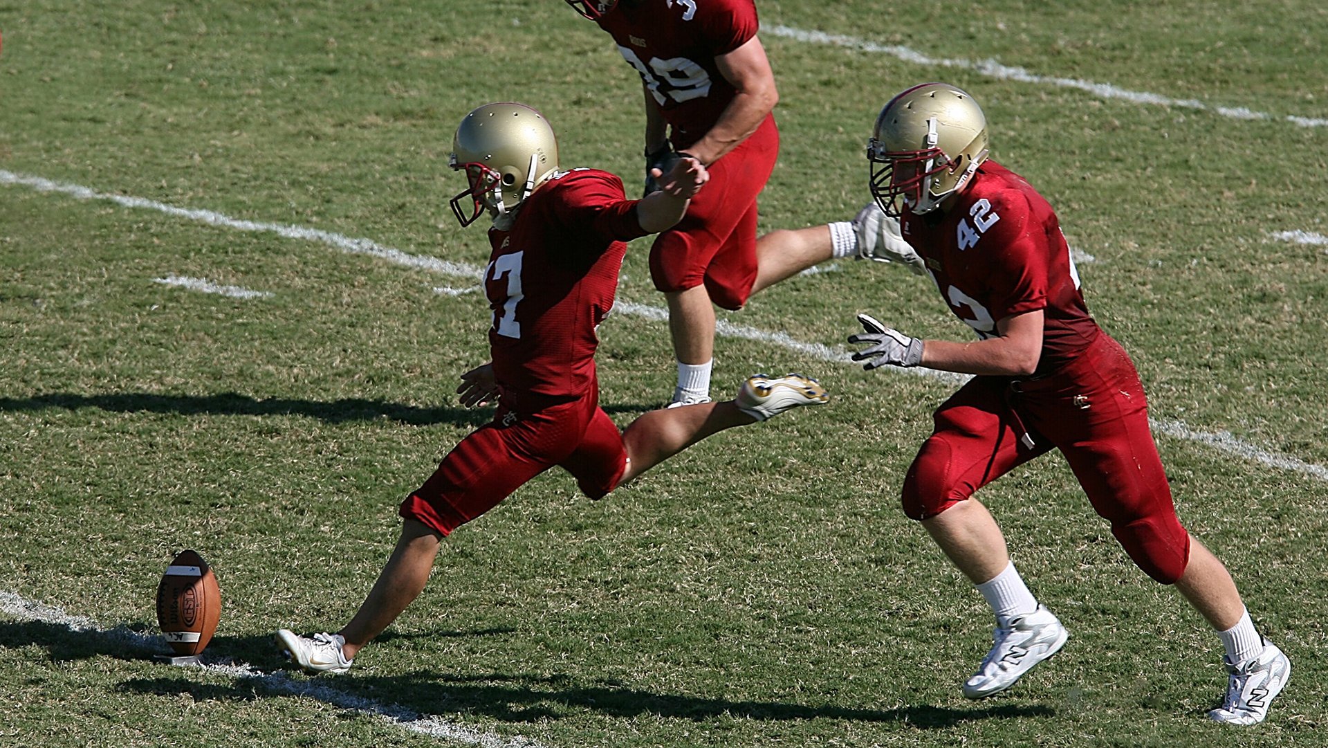 九游娱乐官方平台-快速转移球如何制造外线空位机会